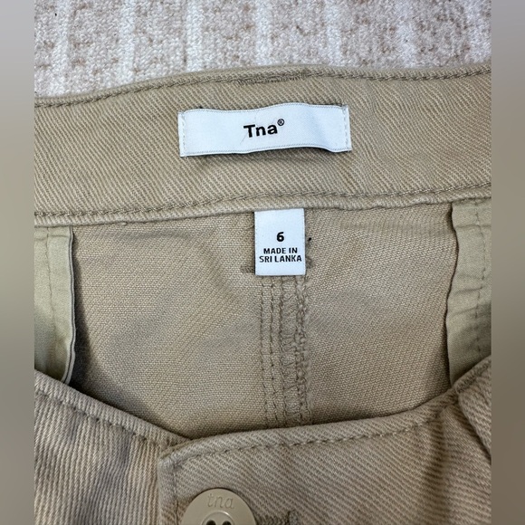 Aritzia TNA cargo baggy pants Woman’s size 6 Beige Relaxed High Rise Utility - Picture 3 of 8